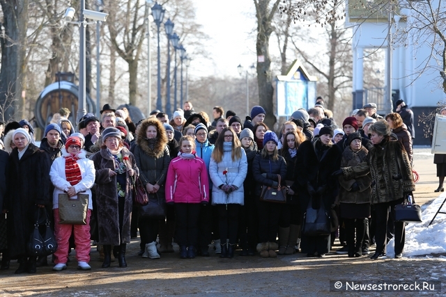 В Сестрорецке отметили День моряка-подводника 2014