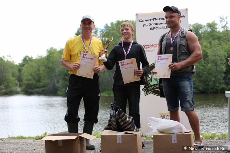 В Сестрорецке прошел фестиваль по спортивному рыболовству «Лещ 2014»
