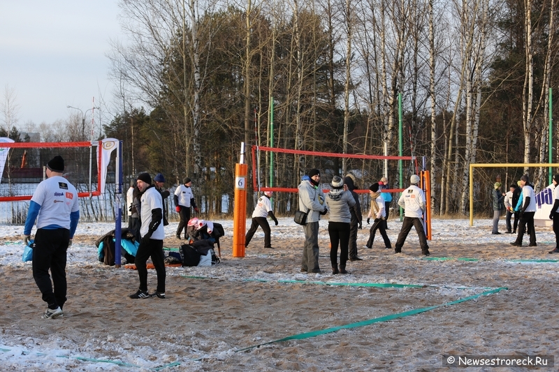 В Сестрорецке состоялся турнир по волейболу на снегу «Snow Volley Christmas-2015»