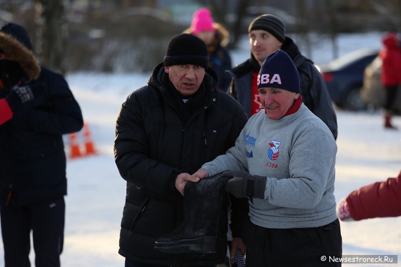 В Сестрорецке состоялся турнир по волейболу на снегу «Snow Volley Christmas-2015»