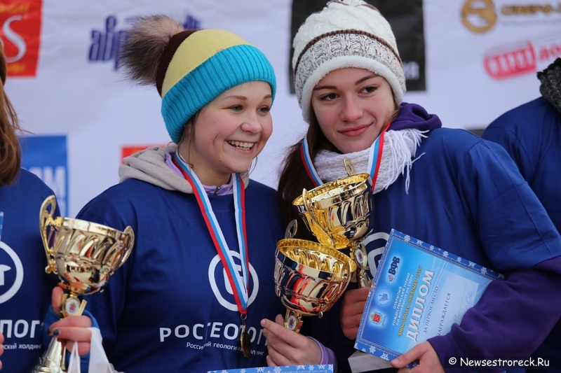 В Сестрорецке состоялся турнир по волейболу на снегу «Snow Volley Christmas-2015»