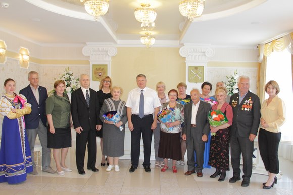 15 семей Курортного района представлено к награждению медалью «За любовь и верность»