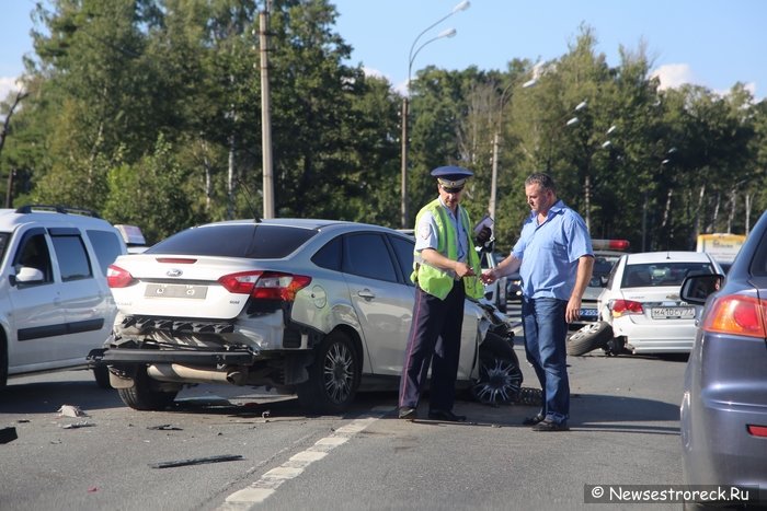 В пос.Александровская ДТП с участием трех автомобилей