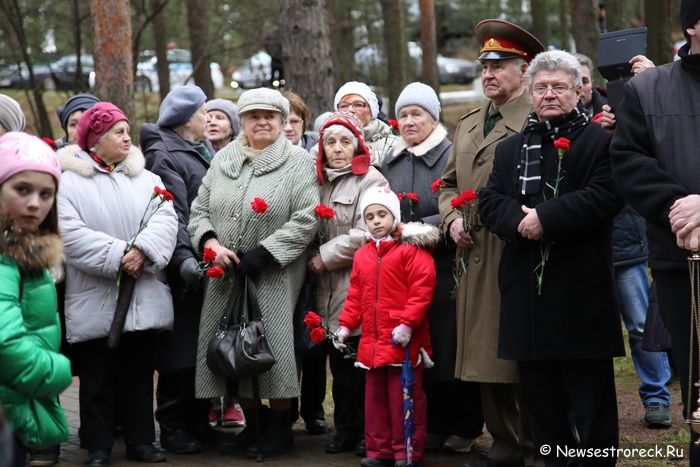 В Сестрорецке захоронили останки 28 советских солдат