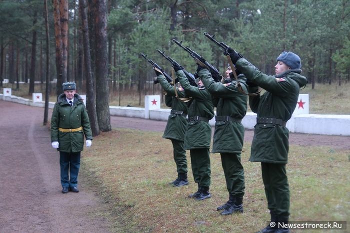 В Сестрорецке захоронили останки 28 советских солдат