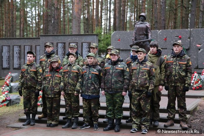 В Сестрорецке захоронили останки 28 советских солдат